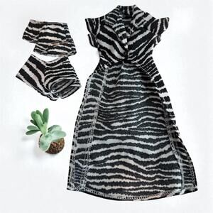 VTG 1997 SCARY SPICE GIRLS BARBIE DOLL MEL B. BLACK ZEBRA OUTFIT CAPE